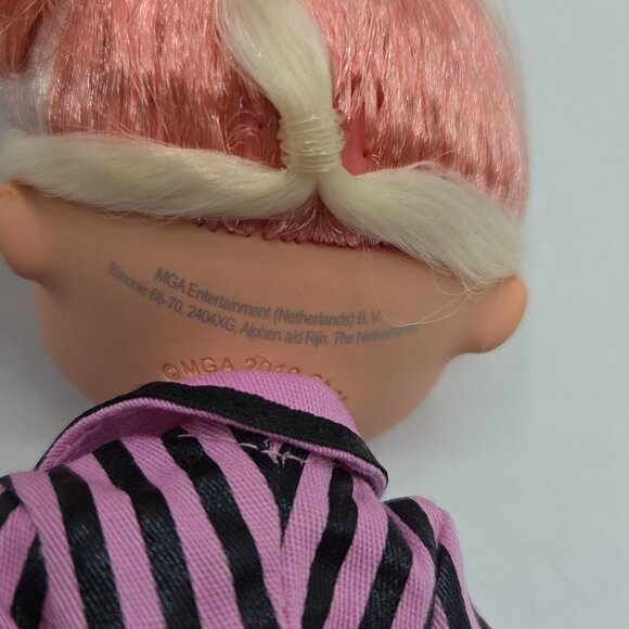 LOL Surprise OMG Winter Chill Big Wig Doll With Long Pink Hair & Black Striped O - Picture 8 of 8